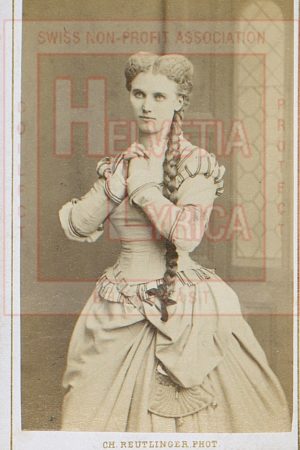 Christine Nilsson dans le costume de Marguerite du Faust de Charles Gounod, Paris (collection Motisi)